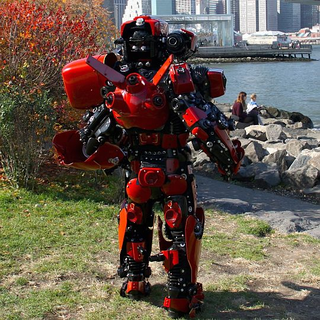 Illustration for article titled This is the best Pacific Rim Cosplay ever.